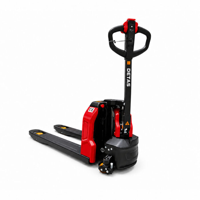 transpallet-elettrico-DETASN-15q-04 Electric pallet stacker with long forks and upright handle, red and black, used to lift and move pallets in a warehouse.