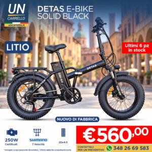Promotional image of a black DETAS e-bike on a city square with a bright €560 price tag and a red 'Ultimi 6 pz in stock' badge.